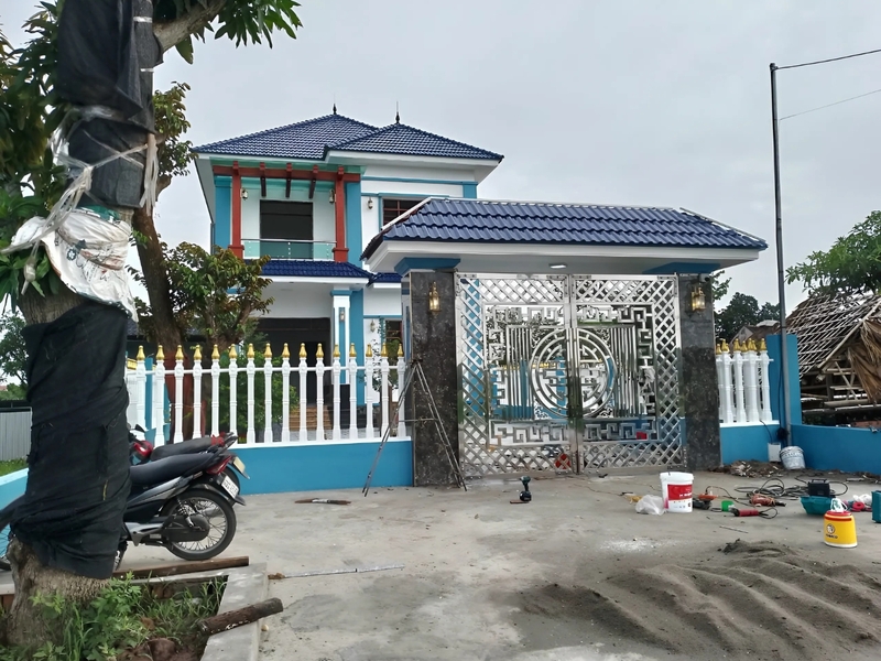 Cổng inox 2 cánh bền đẹp là lựa chọn của nhiều cổng trình